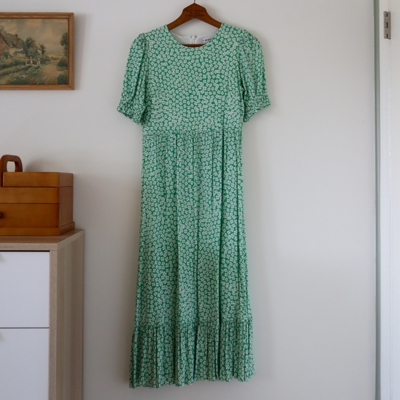 Forever New Green Floral Maxi Dress - Picture 3 of 6